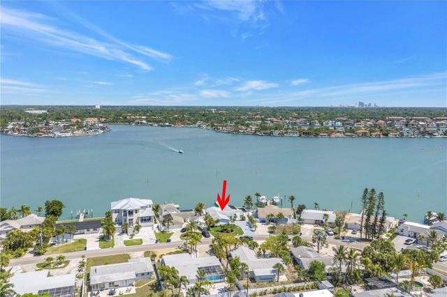 6984 S SHORE DRIVE S, St Petersburg, FL 33707