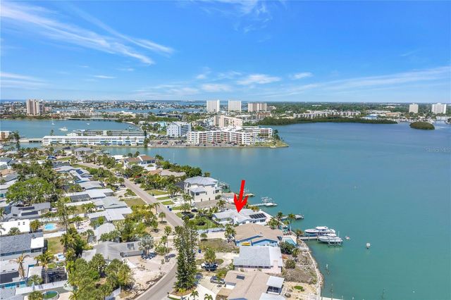 6984 S SHORE DRIVE S, St Petersburg, FL 33707