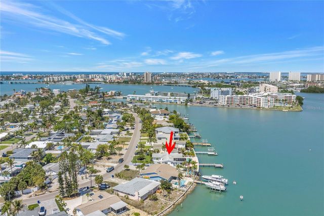 6984 S SHORE DRIVE S, St Petersburg, FL 33707