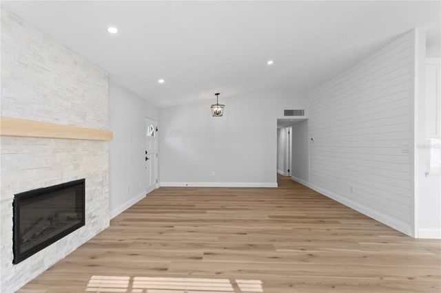 6984 S SHORE DRIVE S, St Petersburg, FL 33707