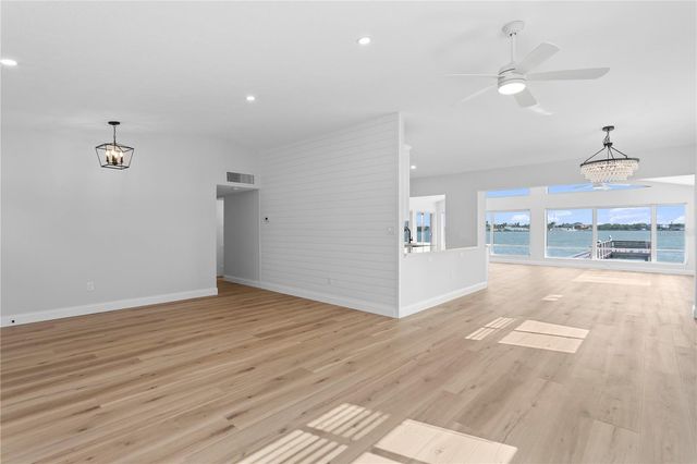 6984 S SHORE DRIVE S, St Petersburg, FL 33707