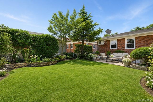 236 Franklin Avenue, Malverne, NY 11565
