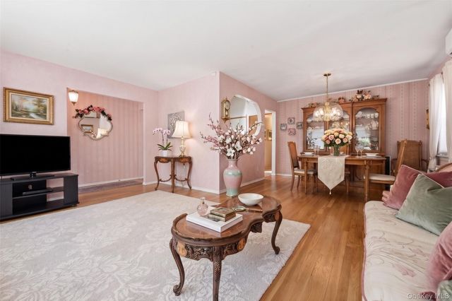 236 Franklin Avenue, Malverne, NY 11565