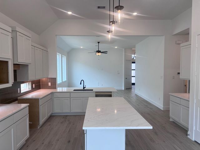 2415 Garden Arbor, Tomball, TX 77375