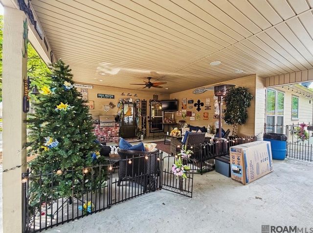 554 Avenue F, Port Allen, LA 70767