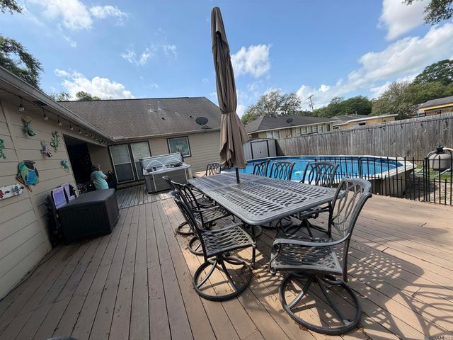 554 Avenue F, Port Allen, LA 70767