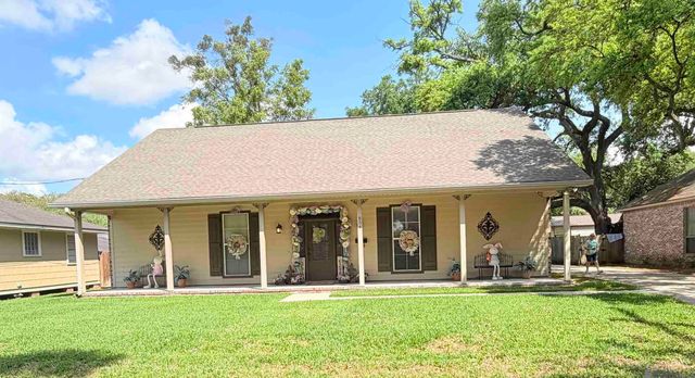 554 Avenue F, Port Allen, LA 70767