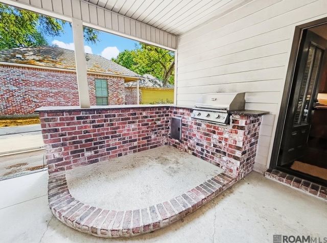 554 Avenue F, Port Allen, LA 70767