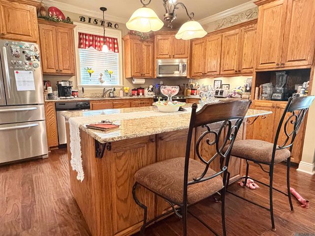 554 Avenue F, Port Allen, LA 70767