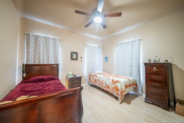 1005 E County Road 678, Natalia, TX 78059