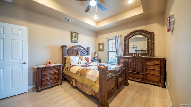 1005 E County Road 678, Natalia, TX 78059