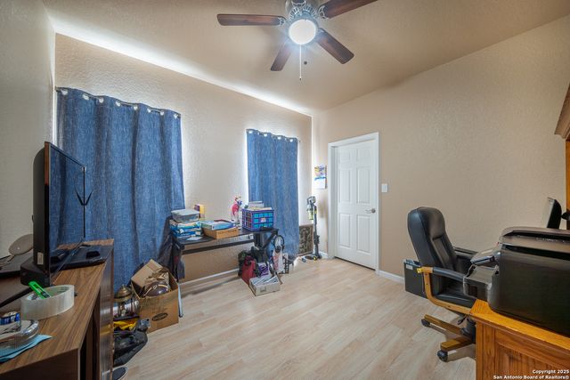 1005 E County Road 678, Natalia, TX 78059