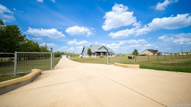 1005 E County Road 678, Natalia, TX 78059