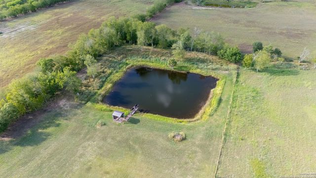 1005 E County Road 678, Natalia, TX 78059