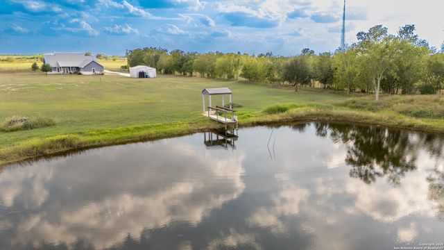 1005 E County Road 678, Natalia, TX 78059