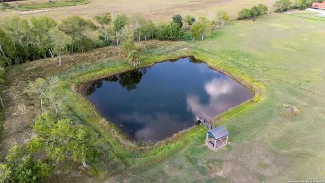 1005 E County Road 678, Natalia, TX 78059