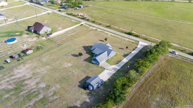 1005 E County Road 678, Natalia, TX 78059