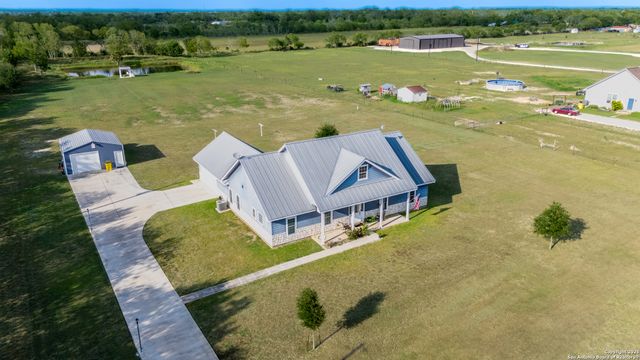 1005 E County Road 678, Natalia, TX 78059