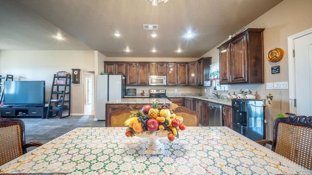 1005 E County Road 678, Natalia, TX 78059