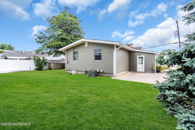 702 Bowsprit Point, Lanoka Harbor, NJ 08734