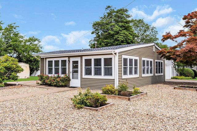 702 Bowsprit Point, Lanoka Harbor, NJ 08734