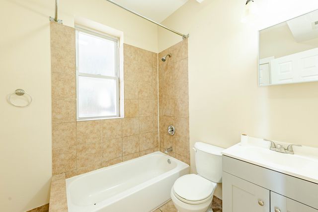 1105 S Richmond Street 2, Chicago, IL 60612