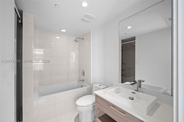 1300 S Miami Ave 3709, Miami, FL 33130