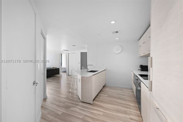 1300 S Miami Ave 3709, Miami, FL 33130