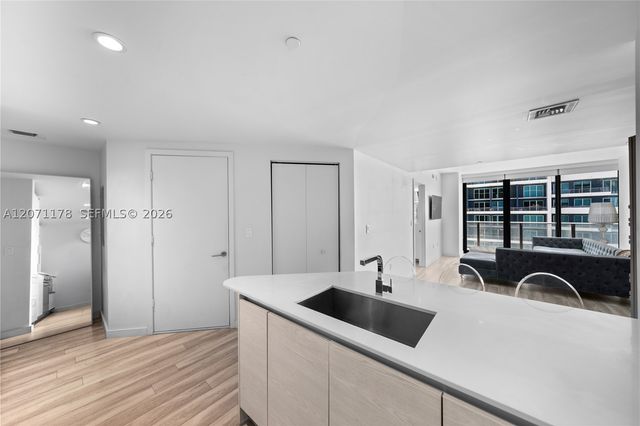 1300 S Miami Ave 3709, Miami, FL 33130