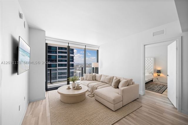 1300 S Miami Ave 3709, Miami, FL 33130
