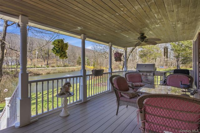 1285 Lakes Road, Monroe, NY 10950