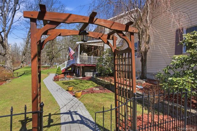 1285 Lakes Road, Monroe, NY 10950