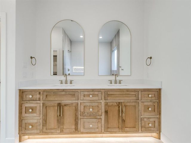 2500 Amante Court, Edmond, OK 73034