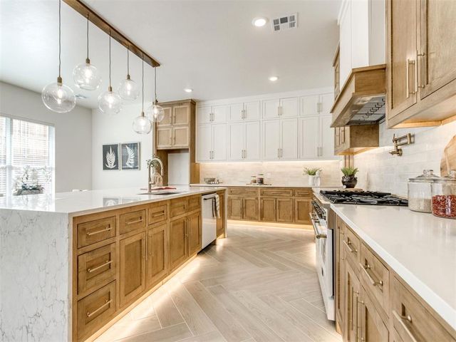 2500 Amante Court, Edmond, OK 73034