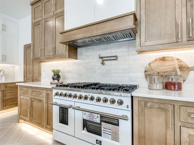 2500 Amante Court, Edmond, OK 73034