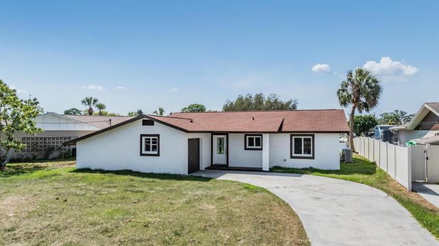 8705 TAHITI LANE, Tampa, FL 33615