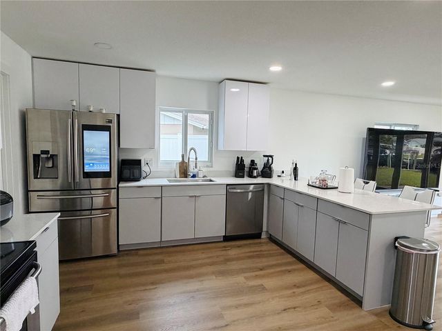 8705 TAHITI LANE, Tampa, FL 33615