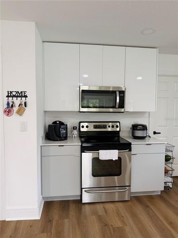 8705 TAHITI LANE, Tampa, FL 33615