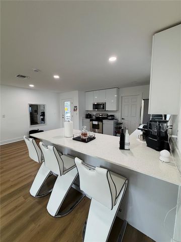 8705 TAHITI LANE, Tampa, FL 33615