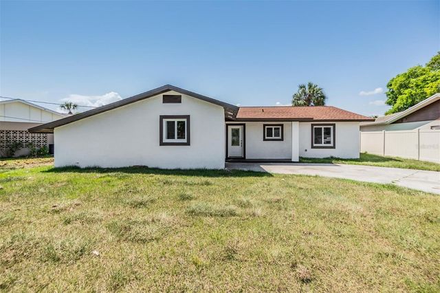 8705 TAHITI LANE, Tampa, FL 33615