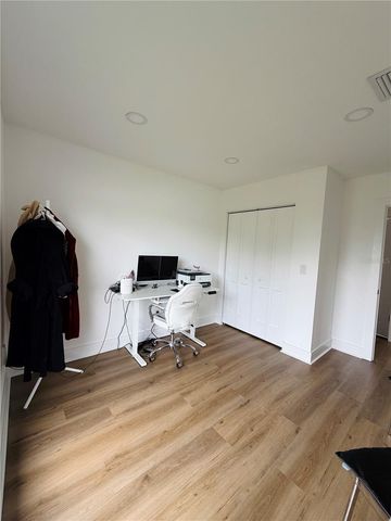 8705 TAHITI LANE, Tampa, FL 33615