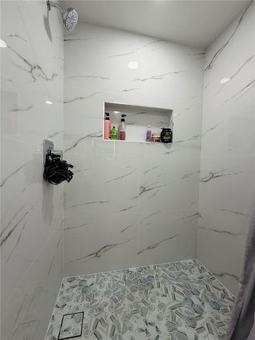 8705 TAHITI LANE, Tampa, FL 33615