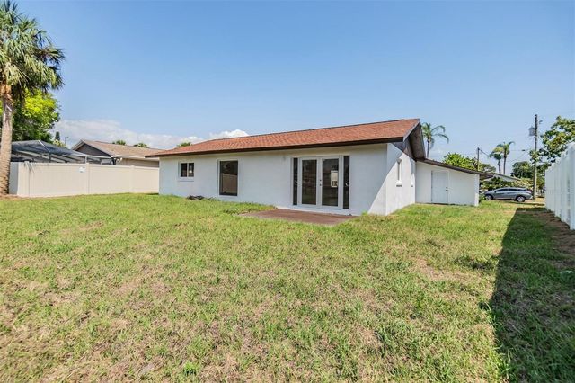 8705 TAHITI LANE, Tampa, FL 33615