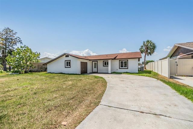 8705 TAHITI LANE, Tampa, FL 33615