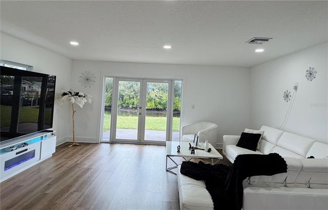 8705 TAHITI LANE, Tampa, FL 33615