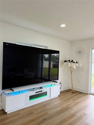 8705 TAHITI LANE, Tampa, FL 33615