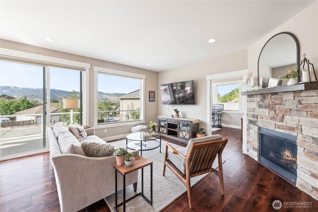 719 19th Street NE, East Wenatchee, WA 98802