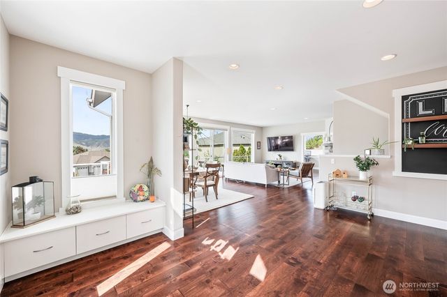 719 19th Street NE, East Wenatchee, WA 98802