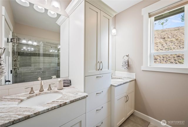 719 19th Street NE, East Wenatchee, WA 98802