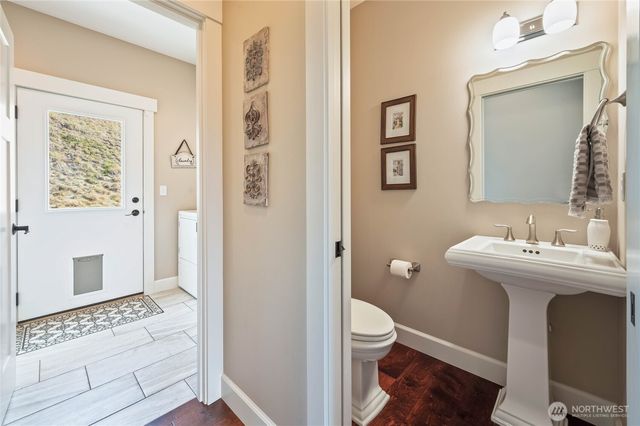 719 19th Street NE, East Wenatchee, WA 98802